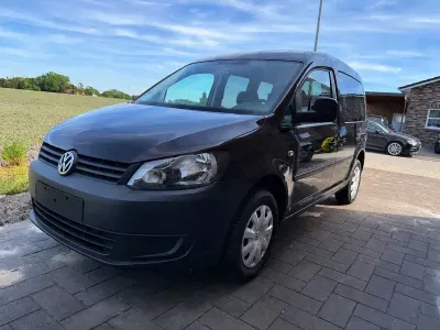 Gebraucht VW Caddy Trendline 102 PS (75 kW) 2012 Violett Van / Kleinbus
