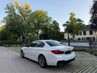 Gebraucht BMW 520 M Sport 190 PS (139 kW) 2020 Weiß Limousine