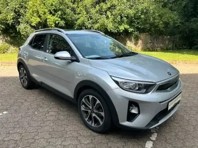 Gebraucht Kia Stonic Platinum Edition 120 PS (88 kW) 2017 Seidensilber metallic SUV