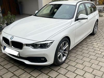 Weiß Gebraucht 2018 BMW 320 Sport Line Kombi | 17.499 € (Guter Preis)