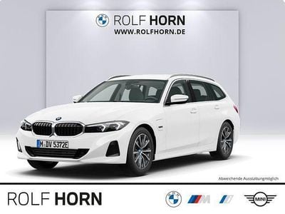 Weiß Gebraucht 2022 BMW 320e Sport Line Kombi | 32.820 € (Fairer Preis)