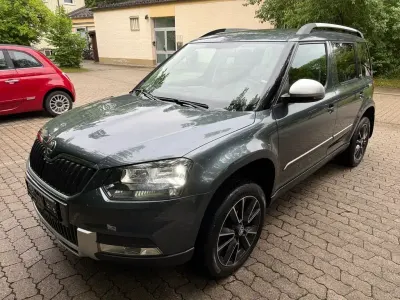 Gebraucht Skoda Yeti Adventure 140 PS (102 kW) 2015 Grau SUV