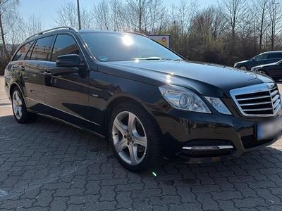 Gebraucht Mercedes E220 Avantgarde 170 PS (125 kW) 2011 Schwarz Kombi