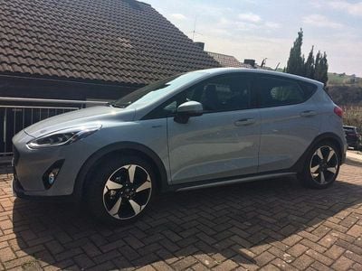 Usata Ford Fiesta Active 101 CV (74 kW) 2018 Grigio Utilitaria