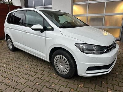 Weiß Gebraucht 2021 VW Touran Comfortline Van / Kleinbus | 11.999 € (Fairer Preis)