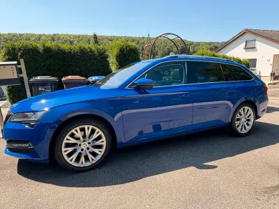 Gebraucht Skoda Superb 190 PS (139 kW) 2020 Blau Kombi