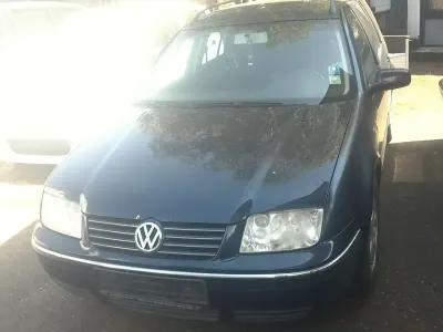Gebraucht VW Bora Comfortline 101 PS (74 kW) 2002 Blau Kombi