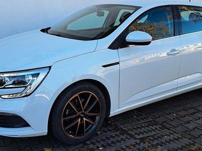 Weiß Gebraucht 2019 Renault Mégane GrandTour Life Kombi | 9.490 € (Fairer Preis)