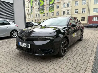 Gebraucht Opel Astra Ultimate 196 PS (144 kW) 2026 Schwarz Kombi
