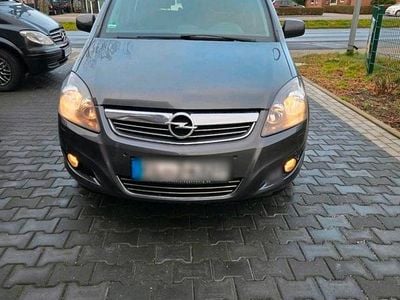Gebraucht Opel Zafira 116 PS (85 kW) 2012 Grau Van / Kleinbus
