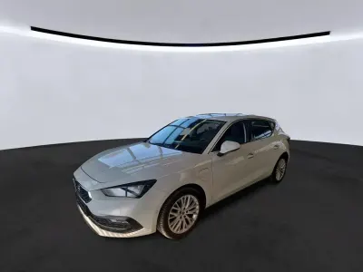 Begagnad Seat Leon XCELLENCE 204 HK (150 kW) 2021 Vit Sedan