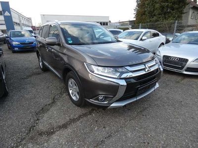 gebraucht Mitsubishi Outlander 2.2 DI-D 4WD Plus 7 Sitze