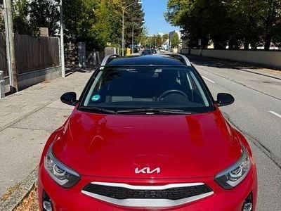 Second-hand Kia Stonic 99 CP (72 kW) 2021 Roșu SUV