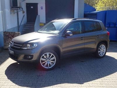 Gebraucht VW Tiguan Trendline 140 PS (102 kW) 2013 Grau SUV