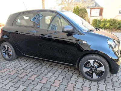 Usata Smart ForFour Electric Drive 60 kW (82 CV) 2020 Nero Berlina