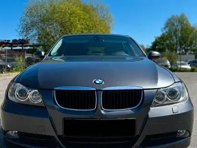 Gebraucht BMW 320 Sport Line 163 PS (119 kW) 2007 Grau Kombi