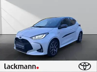 Gebraucht Toyota Yaris Style 116 PS (85 kW) 2020 Platinweiss metallic, dach schwarz