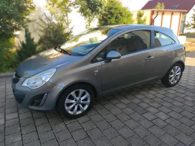Gebraucht Opel Corsa 86 PS (63 kW) 2012 Braun Kleinwagen