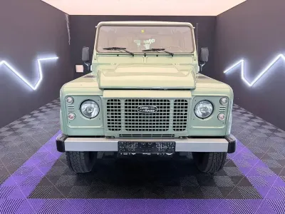 Gebraucht Land Rover Defender Heritage 122 PS (89 kW) 2015 Grün SUV