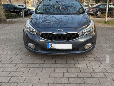 Gebraucht Kia Ceed Sportswagon Spirit 128 PS (94 kW) 2014 Blau Kombi