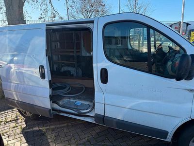 Usado Renault Traffic 140 HP (102 kW) 2014 Branco