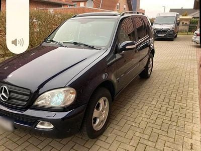 Second-hand Mercedes ML270 163 CP (119 kW) 2002 SUV