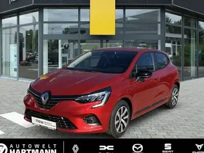 Gebraucht Renault Clio V Evolution 67 PS (49 kW) 2023 Rot Limousine