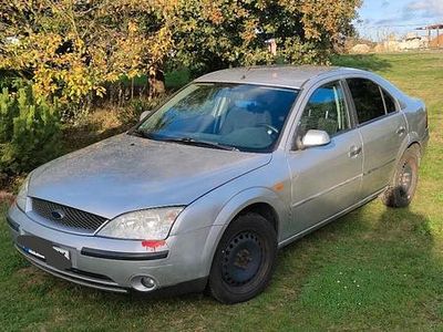 Gebraucht Ford Mondeo 110 PS (80 kW) 2002 Silber Limousine