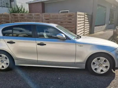 Gebraucht BMW 118 122 PS (89 kW) 2005 Silber Kleinwagen