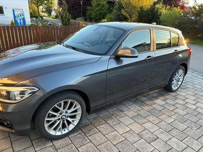 Gebraucht BMW 116 Sport Line 116 PS (85 kW) 2018 Grau Kleinwagen