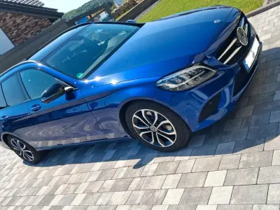 Gebraucht Mercedes C200 160 PS (117 kW) 2018 Blau Kombi