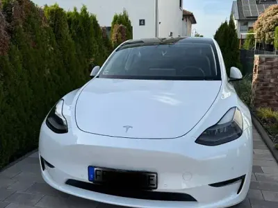 Käytetty Tesla Model Y 378 kW (514 HP) 2022 Valkoinen Katumaasturi