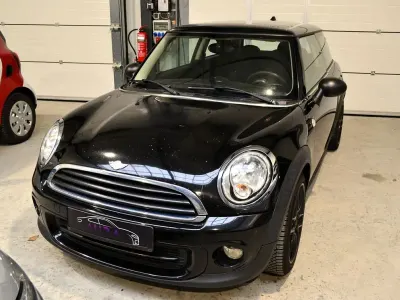 Begagnad Mini ONE 98 HK (72 kW) 2012 Svart Halvkombi