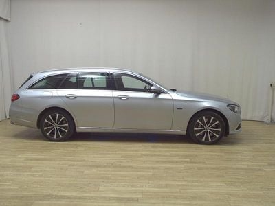 Gebraucht Mercedes E300 Exclusive 306 PS (225 kW) 2021 Grau Limousine