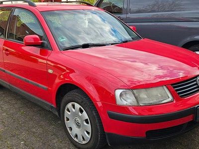 Gebraucht VW Passat Basis 101 PS (74 kW) 1999 Rot Kombi