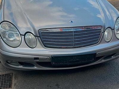 Mercedes E200