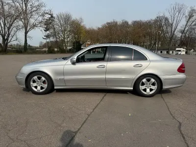 Gebraucht Mercedes E220 Avantgarde 150 PS (110 kW) 2003 Limousine