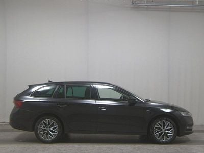 Schwarz Gebraucht 2023 Skoda Octavia Tour Kombi | 15.250 € (Guter Preis)