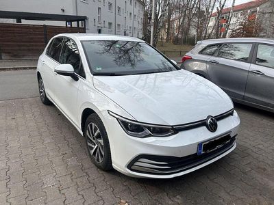 Second-hand VW Golf VIII Style 204 CP (150 kW) 2021 Alb Berlinǎ