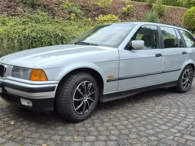 Gebraucht BMW 323 170 PS (125 kW) 1998 Silber Kombi