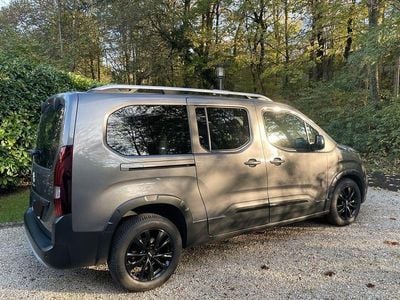 Grau Gebraucht 2019 Peugeot Rifter Allure Van / Kleinbus | 17.990 € (Fairer Preis)