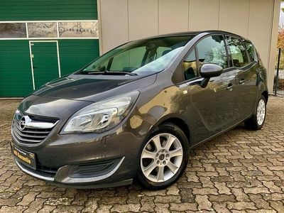 Grau Gebraucht 2015 Opel Meriva Edition Van / Kleinbus | 8.690 € (Fairer Preis)