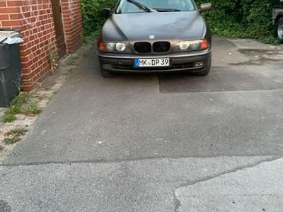 BMW 523