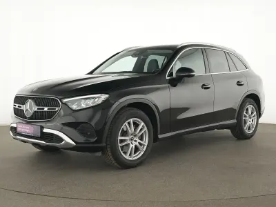 Używany Mercedes GLC200 Avantgarde 227 KM (166 kW) 2024 Czarny SUV