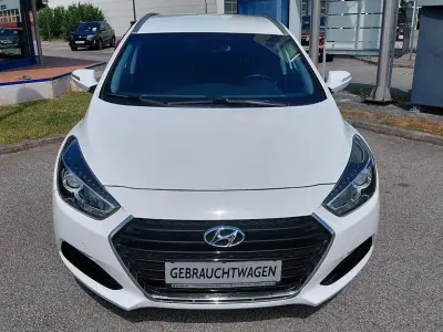 Gebraucht Hyundai i40 Trend 141 PS (103 kW) 2016 Weiß Kombi