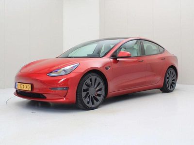 Begagnad Tesla Model 3 Performance 358 kW (487 HK) 2021 Röd Sedan