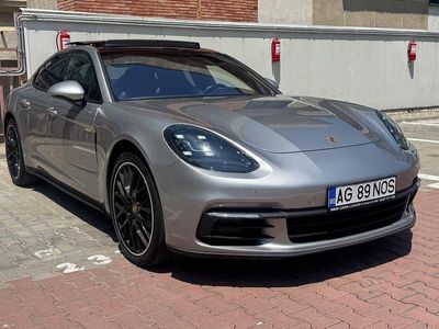 Porsche Panamera 4