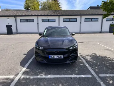 Gebraucht Ford Mustang Mach-E Extended Range 216 kW (294 PS) 2022 Grau SUV