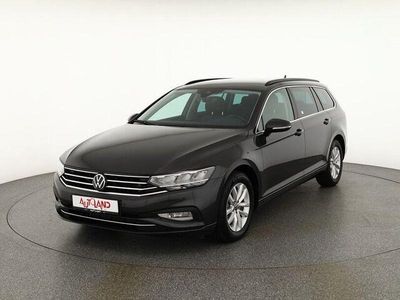 Grau Gebraucht 2023 VW Passat Business Kombi | 23.490 € (Fairer Preis)