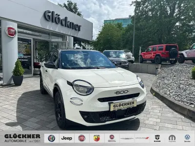 Neu Fiat 600 Street 101 PS (74 kW) 2026 Weiß SUV